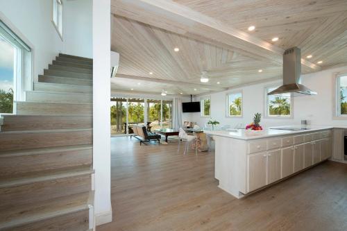 See Sea home in North Palmetto Point