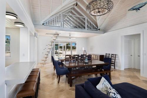 Buttonwood Reserve Main Lodge home in James Pt