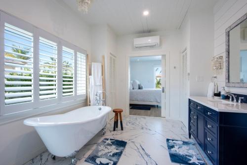 Pineapple House home in Governor's Harbour