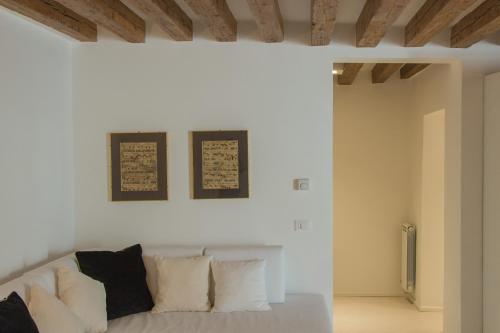 Ve.N.I.Ce. Cera Casa Del Giglio - main image