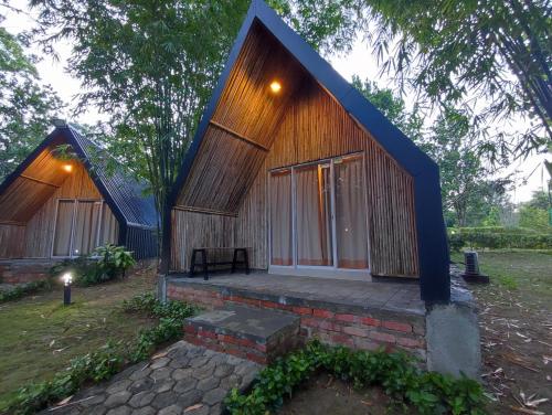 "D'BAMBOO KAMP" Desa Wisata Ekang Room Type - Deluxe Cabin