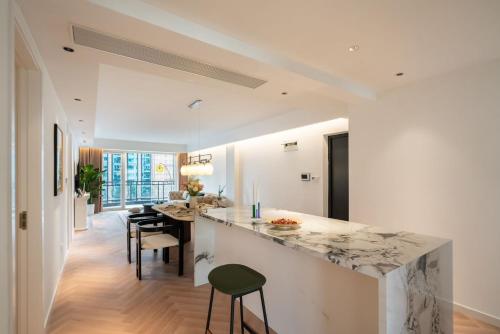 Urban Hub Superior Suite 3 bedrooms near the People's Square include Garden, Shanghái (foto 7)