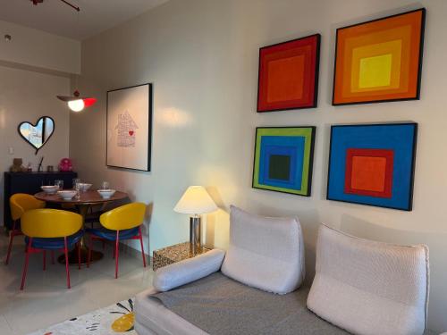 Modern 1BR with Balcony Facing Infinity Pool Manila Bay Sunset Near Airports OKADA Solaire MOA, Manila (Foto 5)