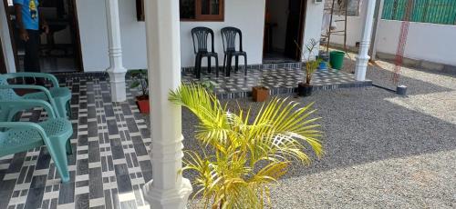 K7 Guest House Rooms & Restaurants  in ترينكومالي