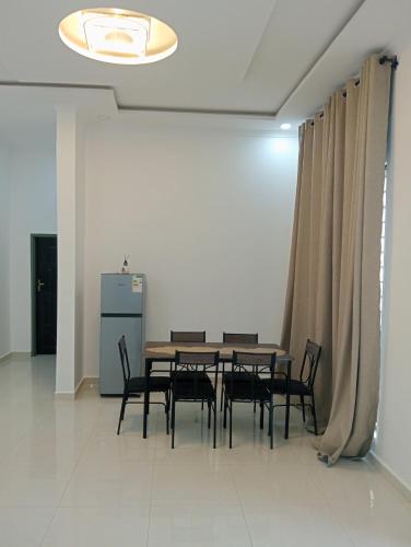 4 Bedrooms Solar Powered House in Chelston