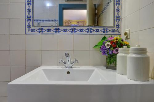 Standard Apartment image 3