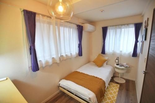 SG5371 Visit Shibuya Crossing! Walking distance to a single family home for 8 people, private parking , downstairs supermarket food Shibuya