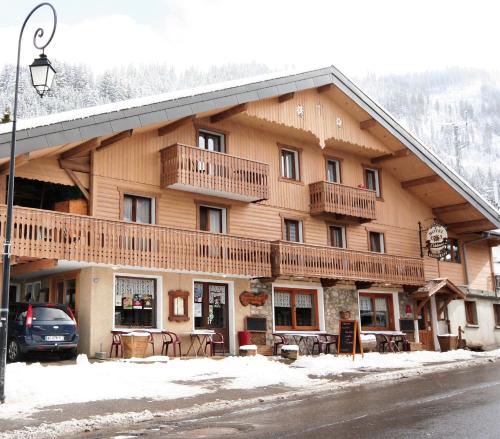 Hôtel l'Edelweiss - Hotel - Châtel