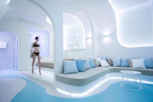 Andronikos Santorini - main image
