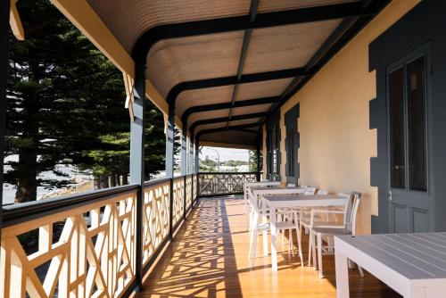 ระเบียง/ชานเรือน, Robe Hotel in โรบิ