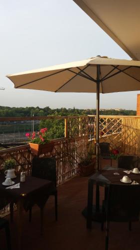 Atticoromantica - main image