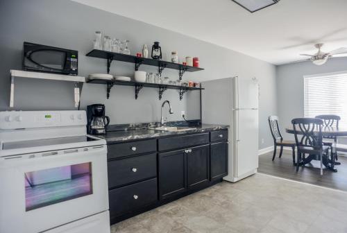 Konyha, The Village Suites in Prince Edward (ON)