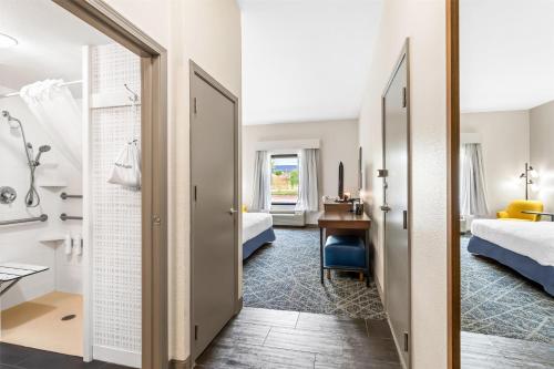 Hampton Inn Laramie - image 9