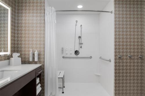 Badezimmer, Home2 Suites by Hilton Forrest City in Forrest City (AR)