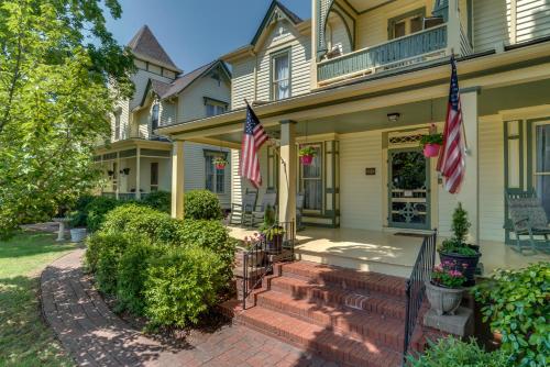Carrier Houses Bed & Breakfast in Rutherfordton, USA
