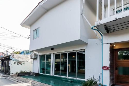 Tiny House Bangson at Bang Sue Grand Station - image 14