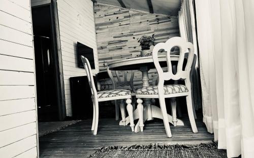 Rustic Cabin Sleepover, Underberg (foto 3)