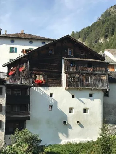Historisches Teiler-Haus in Splügen, Schweiz
