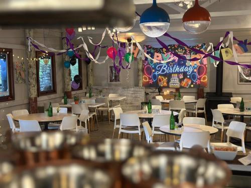 Étterem, Wellington Forest Cottages  & bar cafe  in Wellington Mill