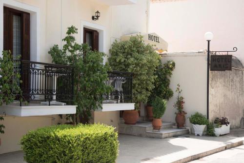 Hotel Aris - image 9