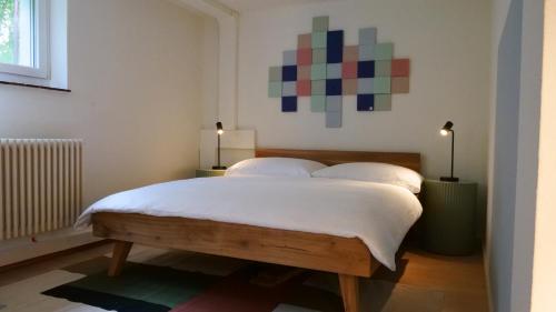 1 queen bed
