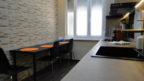 MgTels Apartman - with private parking, Budapest (photo 10)