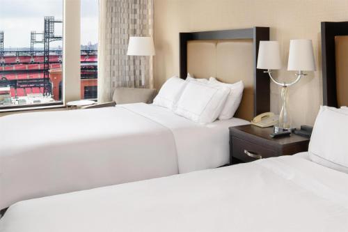 Hilton St. Louis at the Ballpark - image 9