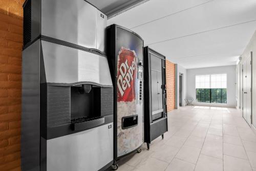 La Quinta Inn by Wyndham Huntsville Research Park - image 12