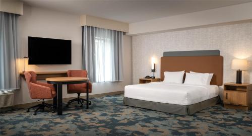 Hampton Inn and Suites La Crosse Downtown - image 10