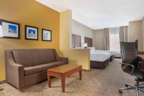 Comfort Suites Montgomery East Monticello Dr. - image 14