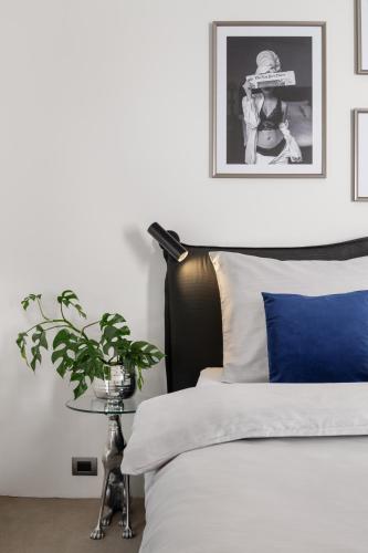 Coco Chanel Boutique Apartment by goodnite cz - image 5