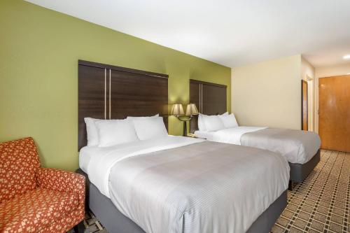 Queen Room with Two Queen Beds - Non-Smoking