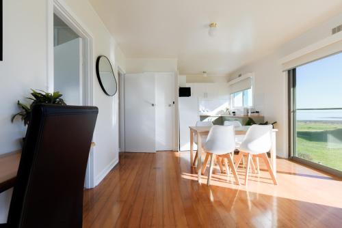 Simple & Comfortable Coastal Retreat in Low Head
