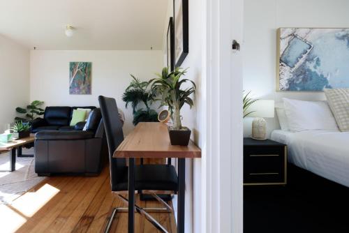 Simple & Comfortable Coastal Retreat in Low Head