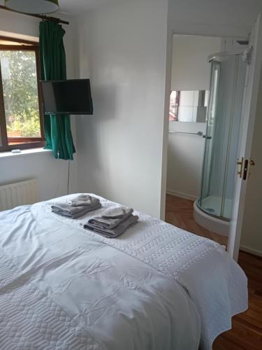NEC Airport 4 bedrooms 6 beds