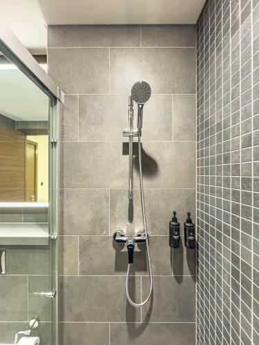 Luxury 1BR The Crest Sobha Hartland - image 4