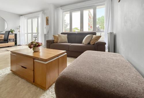 Appartement lumineux avec balcons et parking privé (Appartement lumineux avec balcons et parking prive) in 希利馬紮蘭