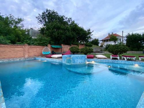 Uitzicht, ПростоРа Нагірна in Trypillya