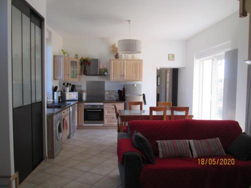 virtuve, Villa in Crux-la-Ville near Morvan Park in Saint-Saulge