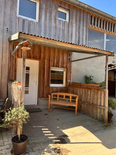 Hotelli välisilme, Ranch Apartment in Kirn