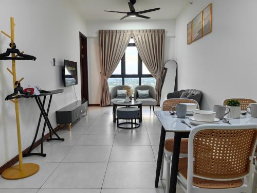 K Avenue Homestay Near Airport in Kepayan