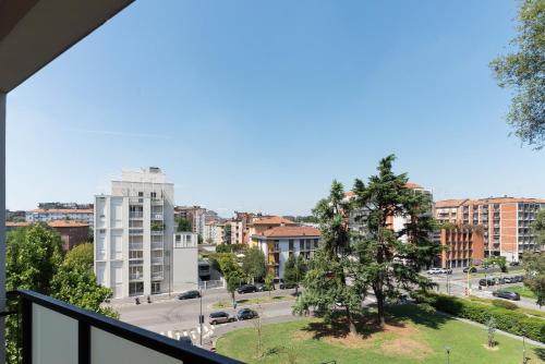 GuestHost - Piazza Tripoli Bright Apartments, Milan