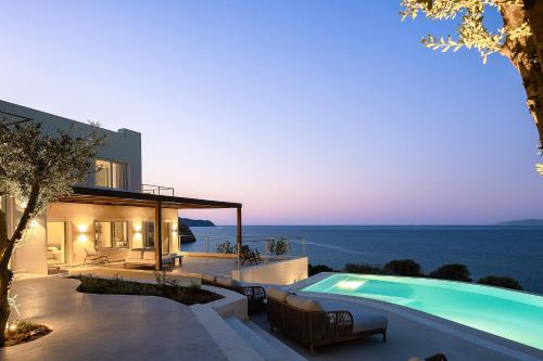 In Blue Villa Sea View Reverie with a Secluded Beach by etouri - image 3