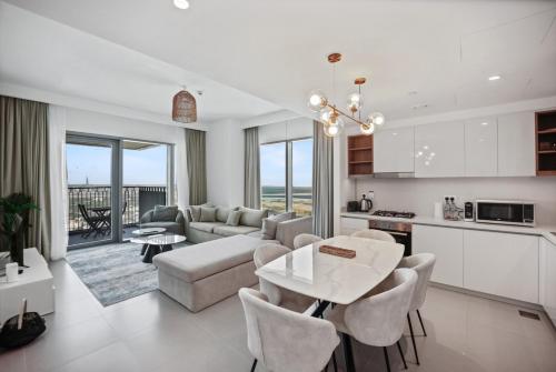 Experience the Downtown Views Perfect 2BR wt Balco, Dubai (foto 2)