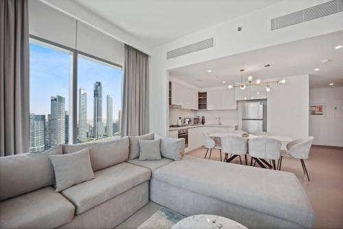 Experience the Downtown Views Perfect 2BR wt Balco, Dubai (foto 5)