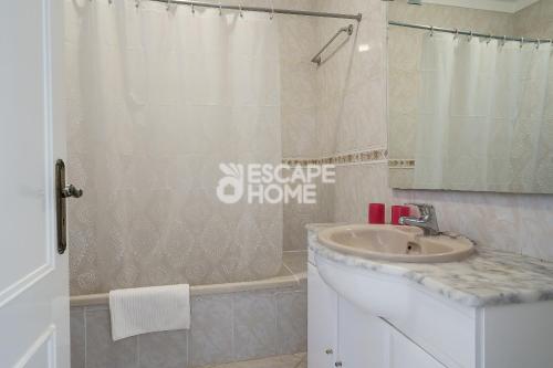 Vilamoura Beach House - image 3