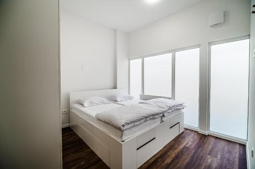Comfort Rooms Obrežje by Highway, Free Covered Parking (Comfort Rooms Obrezje by Highway, Free Covered Parking) in Jesenice Na Dolenjskem