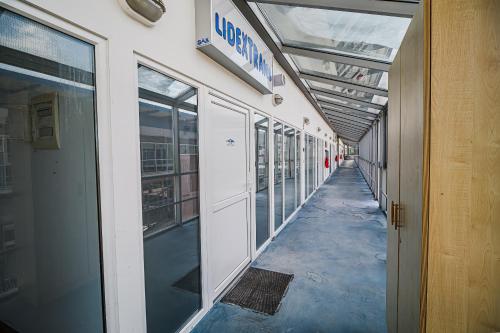 Ieeja, Comfort Rooms Obrežje by Highway, Free Covered Parking (Comfort Rooms Obrezje by Highway, Free Covered Parking) in Jesenice Na Dolenjskem