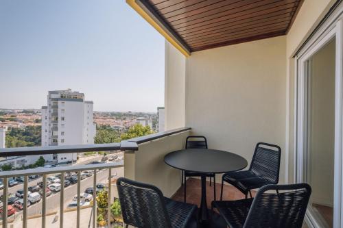 Erkély/terasz, Equador Apartments by Olala Homes in Bairro da Assuncao