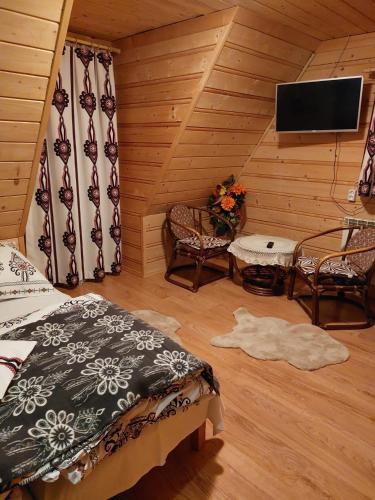 1 double bed, 2 twin beds